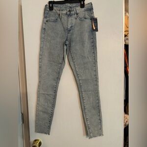 Universal Threads Women's Light Blue Skinny Jeans-Size 0